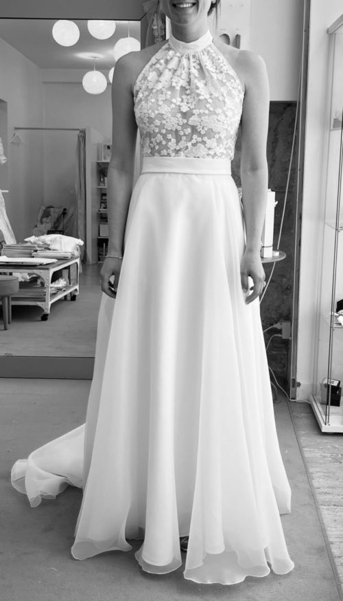 3996